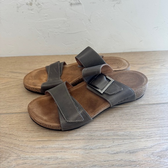 Taos Women’s My Dear Slide Sandals - Picture 4 of 6